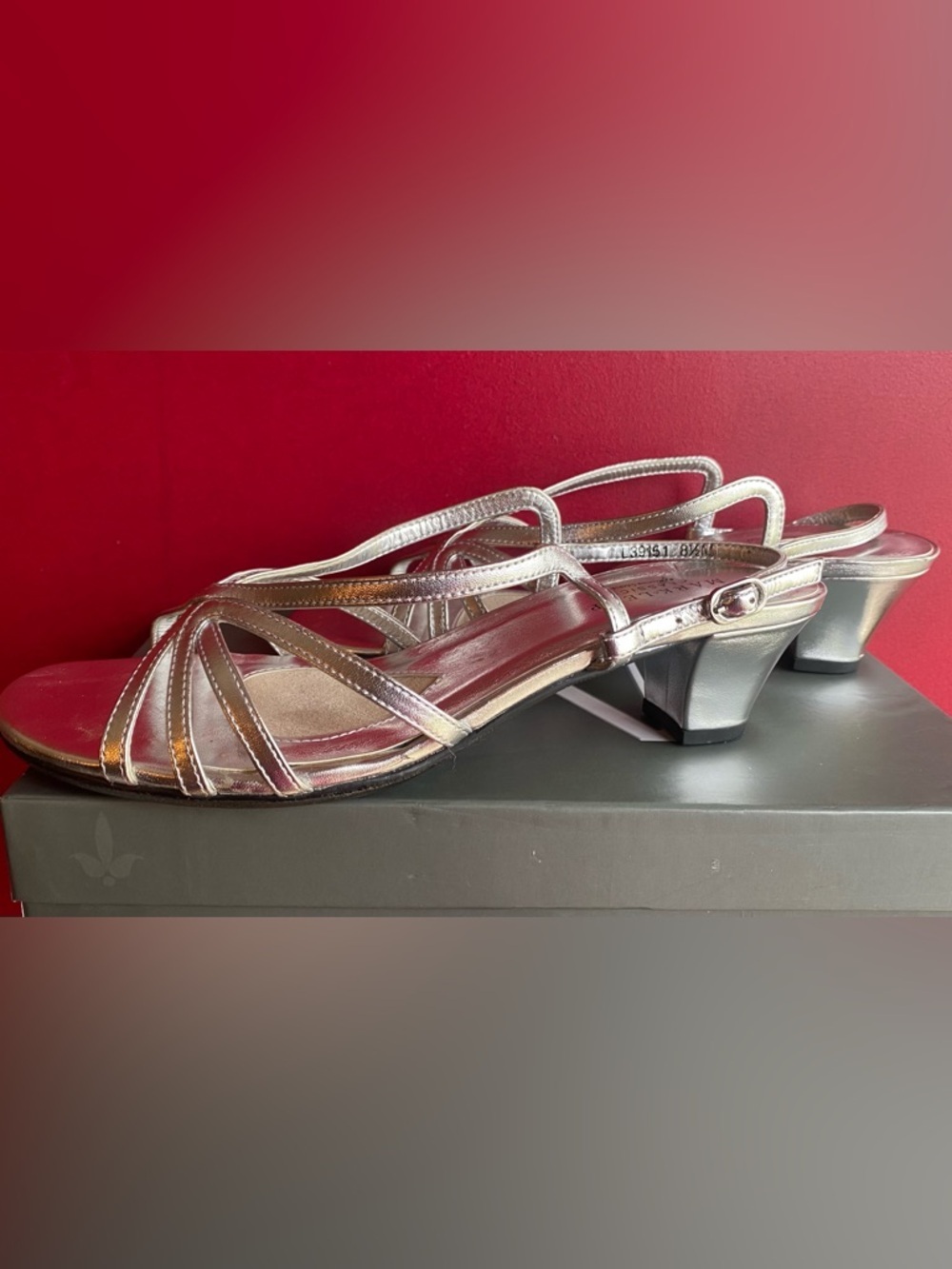 Mark & Lemp All Leather Silver Strappy Women’s Sandals 8 1/2 Medium - Picture 5 of 8